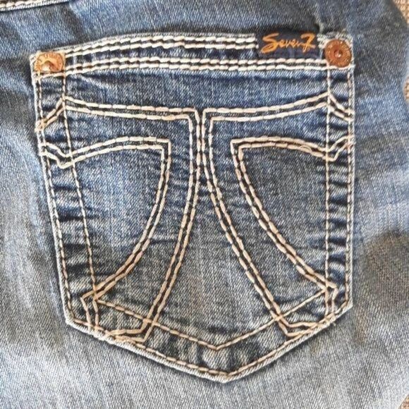 Seven7 Womens Jeans Size 12 Blue Mid Rise Straight Legged Embroidered Pockets - Picture 6 of 8